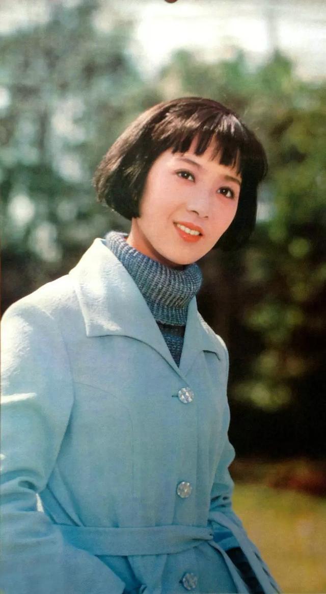 80年代第一美女龚雪真的美吗天姿绝色风华绝代老照片见玄机