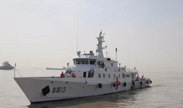 网友的问题总是奇怪海军医院船能到武汉参与救治么长江大桥太低了