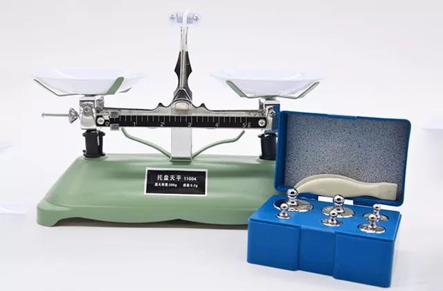 托盘天平的构造和使用方法 使用托盘天平的注意事项