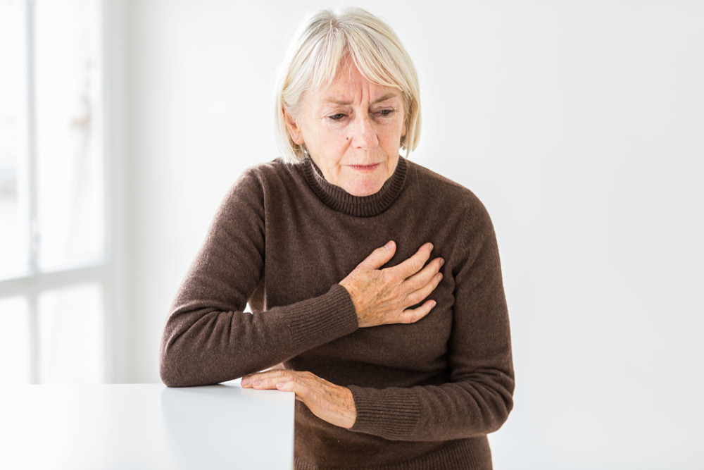 女人心脏不适做心电图检查前要有4个准备