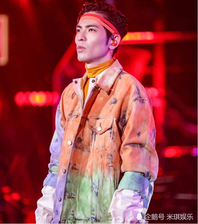 华晨宇歌手2020第四_曾战胜华晨宇的选秀冠军,成《歌手2020》软柿子,4组