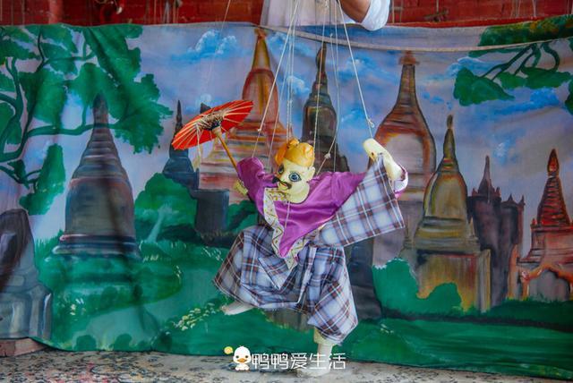 缅甸木偶戏的内容一般分为皇宫故事,佛教故事和动物表演,以及一些自编