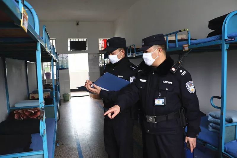 监狱民警的美丽谎言