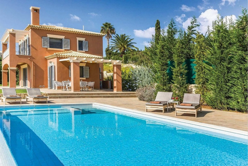 宁静清澈的海水惬意的岛屿别墅希腊凯法利尼亚岛让人流连忘返