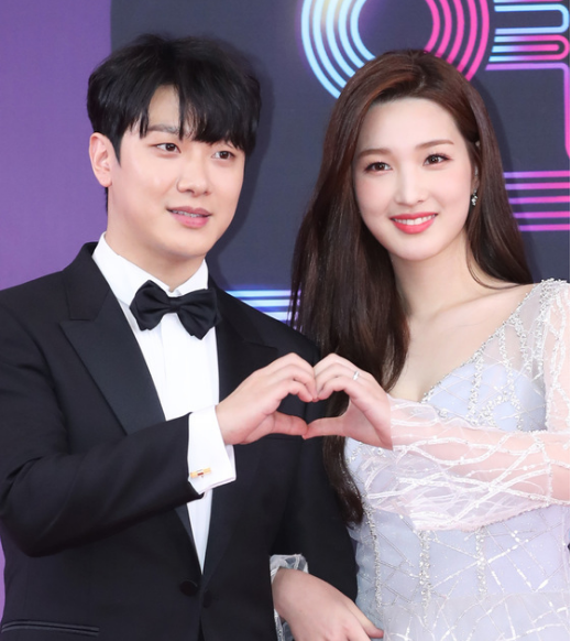 金律喜诞下双胞胎女儿,崔敏焕升级为三个孩子的爸爸