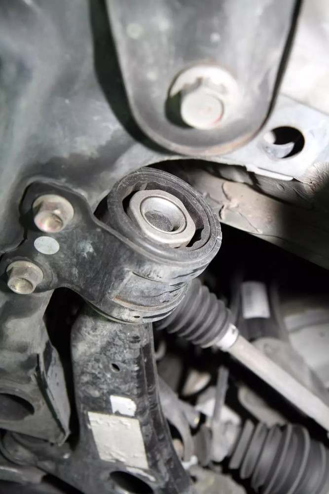 爱车开几年后 底盘开始出现异响 主要是哪些原因或零件造成的 腾讯新闻