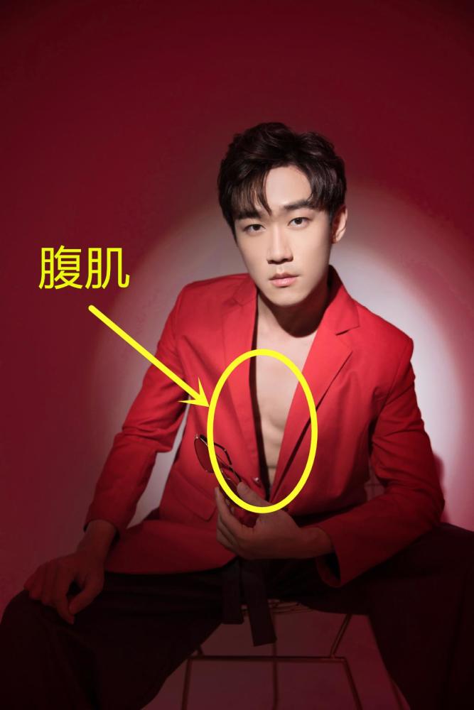 不求人才是隐藏的健身达人八块腹肌若隐若现宝子啊够男人