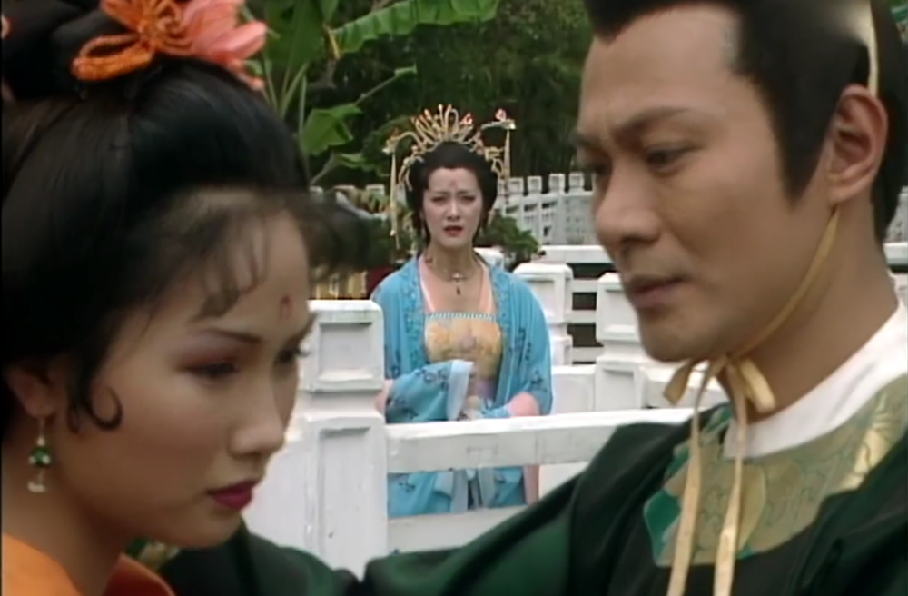 在与杨玉环争执之后,杨玉瑶与皇上的会面,导致两人有不正常的关系.