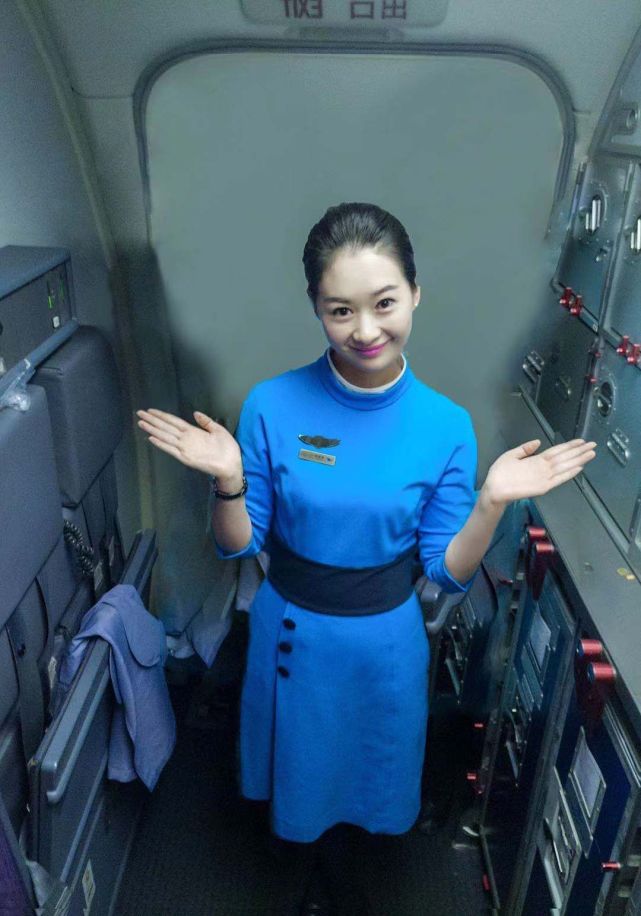 空姐催泪播报,背后的原因来啦