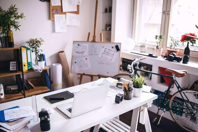 在家宅了几天就对自由职业绝望了?我soho四年了,依然值得你羡慕