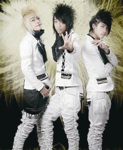 哈喽大家好,今天我们来说说杀马特,很多90后都有过自己的杀马特时代