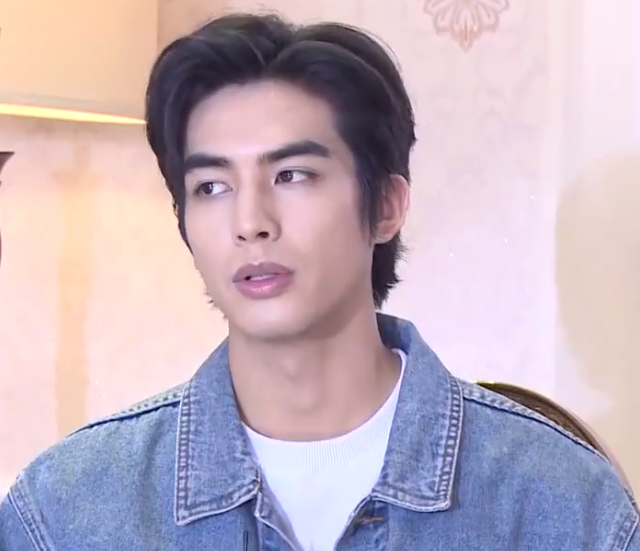 宋威龙"采访照"被疯传,离开了电视滤镜后,和元宋判若两人!