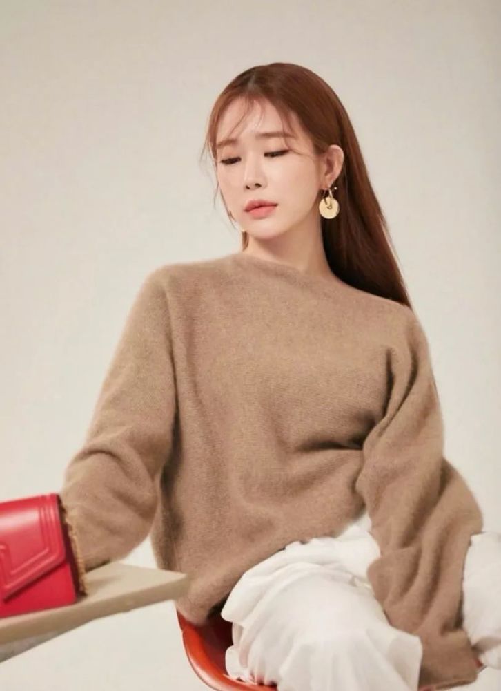 15年整容7次,刘仁娜第1次剪短发亮相,温柔气质比整容更惊艳