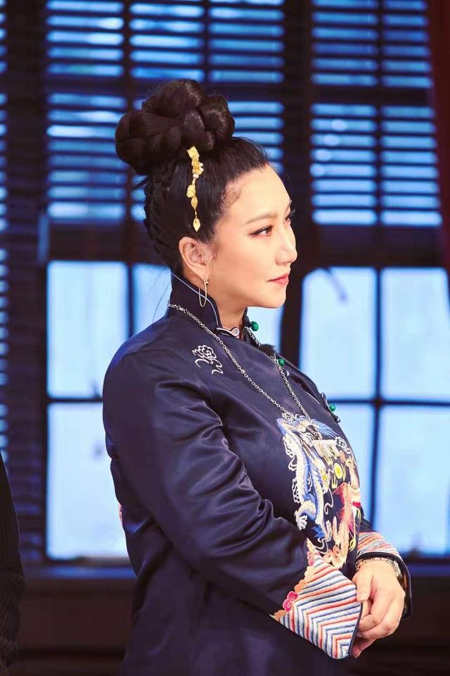 中年少女的典范范湉湉腿粗脸大不碍事一样打造时髦中国风