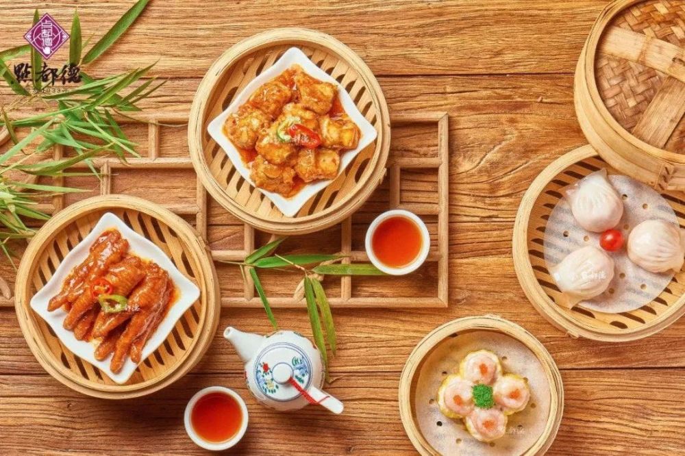 南京食朝汇南京食朝汇专做传统南京菜,把旧事王谢家的玉盘珍馐带到