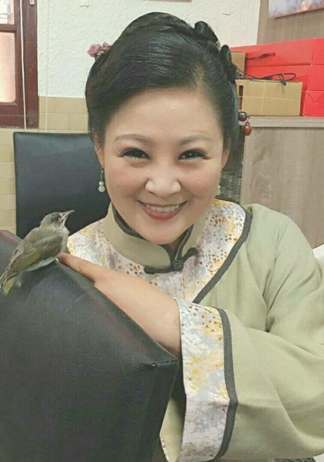 交往期间,男友不断向她借钱,当时李雅婷觉得在自己的承受范围之内,便