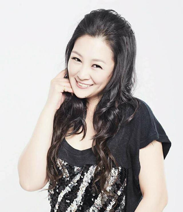 女星遇渣男被骗46万!患抑郁身材走样,吞100颗安眠药差点被截肢