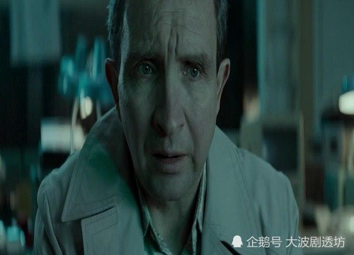 剧情上主要讲述了二战结束后,柏林墙开始修建,纳粹德国以及首都柏林被