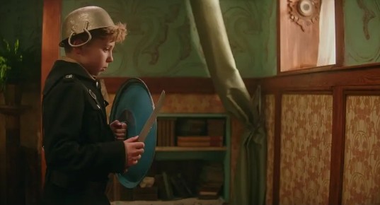 乔乔的异想世界寡姐被绞杀全片被一只兔子带节奏荒诞又有趣