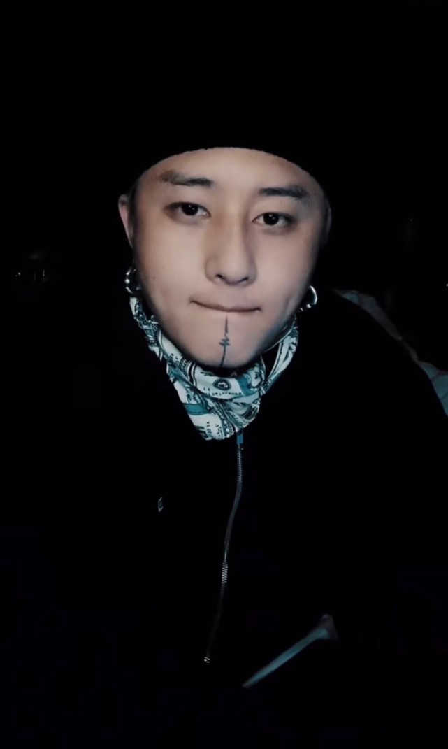 天津亿华哥发文怒怼散打哥今天发作品向散打哥宣战