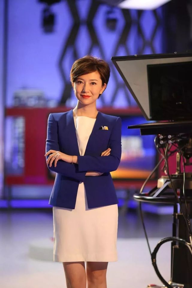 张媛媛朗读者这次,媒体人和白衣天使站在了一起,杭州电视台综合频道多