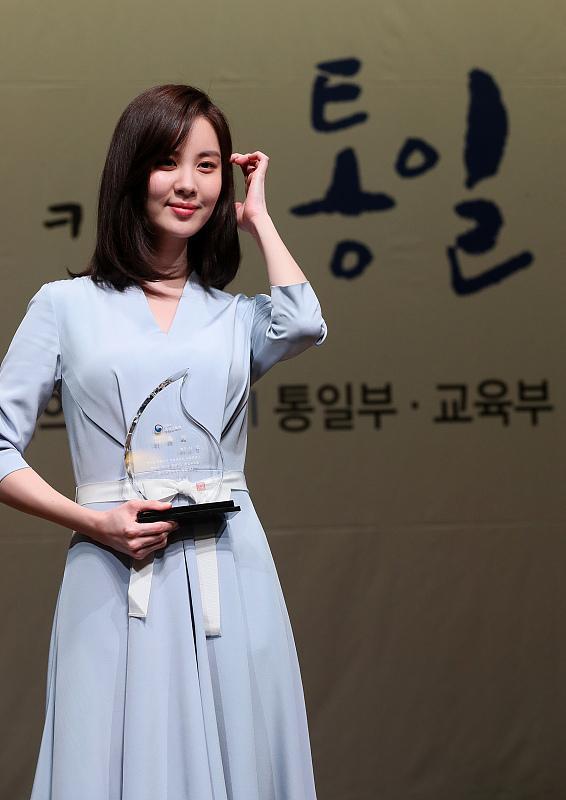 朝鲜导游很爱钱但说理想是当科学家因为受尊重福利高