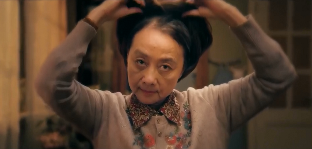 《囧妈》里妈妈的3个瞬间,徐峥刻画了3个形象,越看越有深意