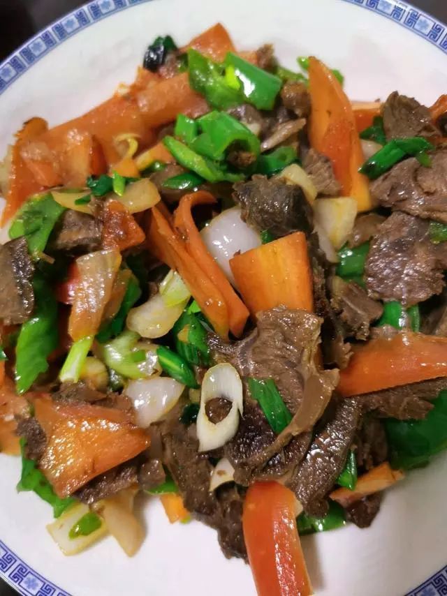 怎麼做「胡蘿蔔炒醬牛肉」的做法 配方,還可以炒著吃,加各種蔬菜葷素