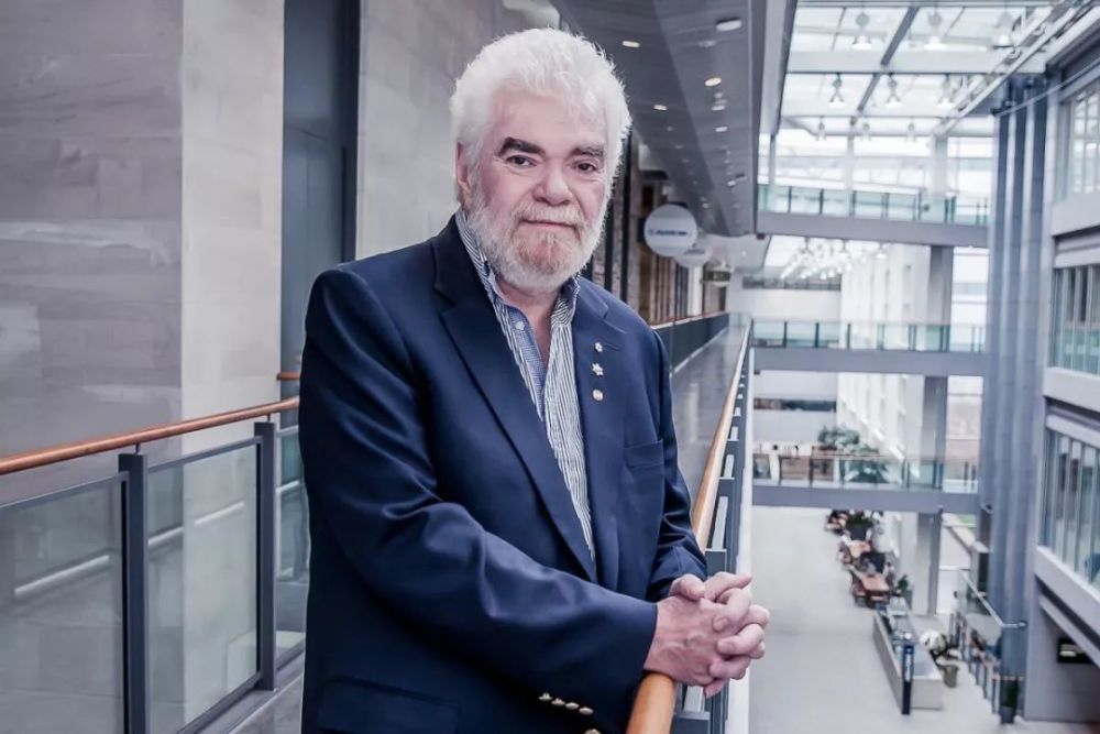 frank plummer是加拿大公共卫生局首席公共卫生官特别顾问,曼尼托巴