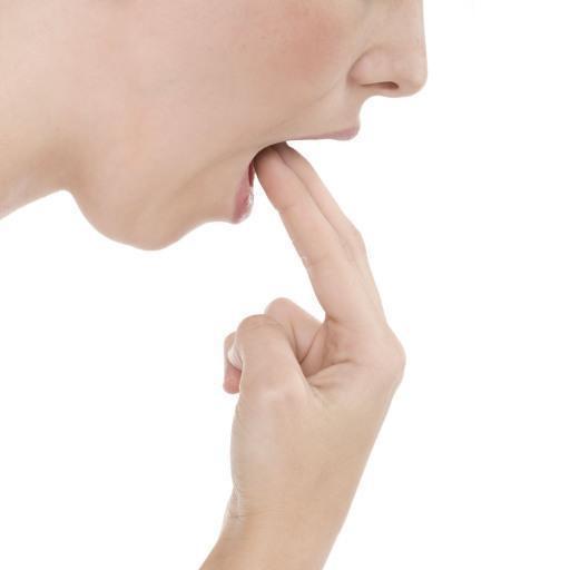 医生检查结果出来了,因为抠喉咙呕吐,引发了急性胰腺炎,还有一定程度