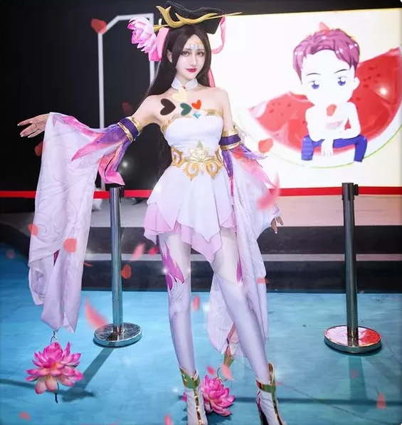 宅男最爱的貂蝉cos来了腿上液体牛奶袜太吸睛野王直呼awsl