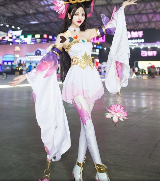 你喜欢小姐姐所cos的貂蝉吗?欢迎留言哦