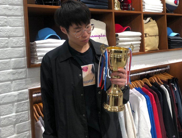 lol直播圈节奏不断火星包已发声批评炫神传播不良的游戏风气