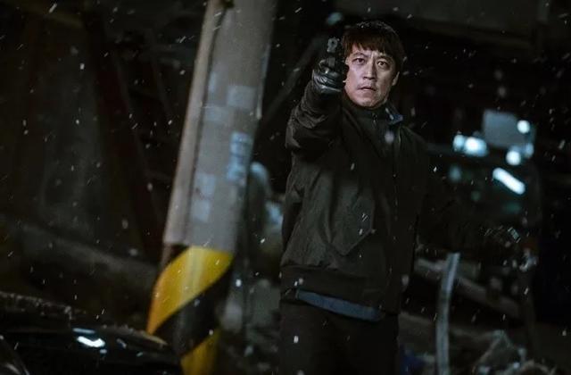 爱的迫降最强反派赵铁哲撞脸邓超和苏大强戏里恶毒戏外憨