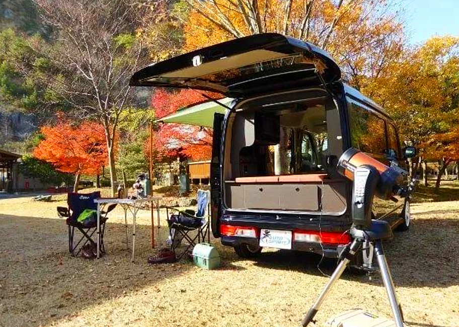 铃木打造"迷你房车"!水电齐全,自带双人大床 厨房,油耗3.7l