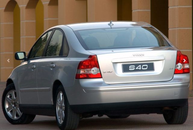 图:嗯……没错,上面那玩意的其实就是volvo v50(国内并没有引进),也就