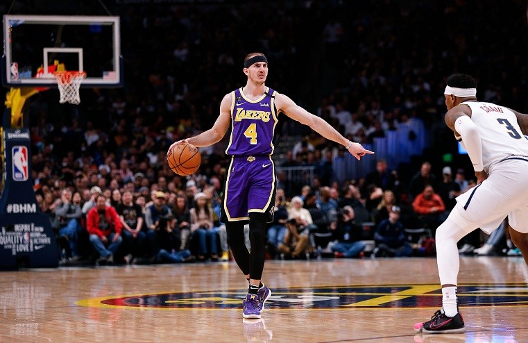 洛城版一哥湖人赢4分卡鲁索赢23分詹皇主动给他点赞