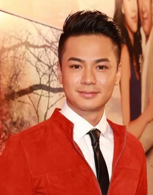 杨怡承认怀孕将花心的罗仲谦变成好老公女强男弱的爱情开出花