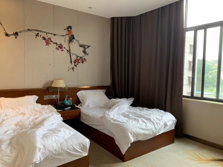 无意中成为密切接触者佛山一家五口刚到家就住进了定点酒店