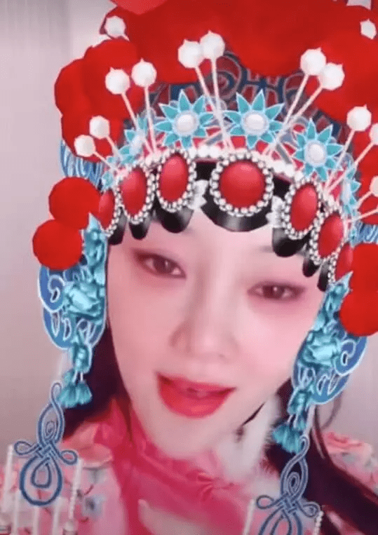 李小璐录视频娇媚喊话：我的公子在何方，想恋爱了？（组图） - 2