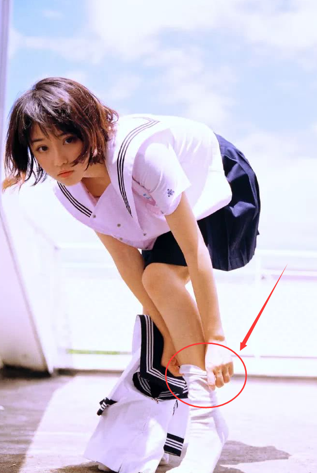 有一种美叫诸葛大力"穿堆堆袜",竟然还空出一圈,腿精女神非她莫属