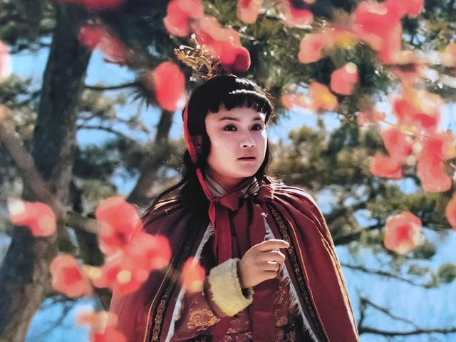 林黛玉|黛玉初进贾府，舅母王夫人却嘱咐她：不要招惹宝玉