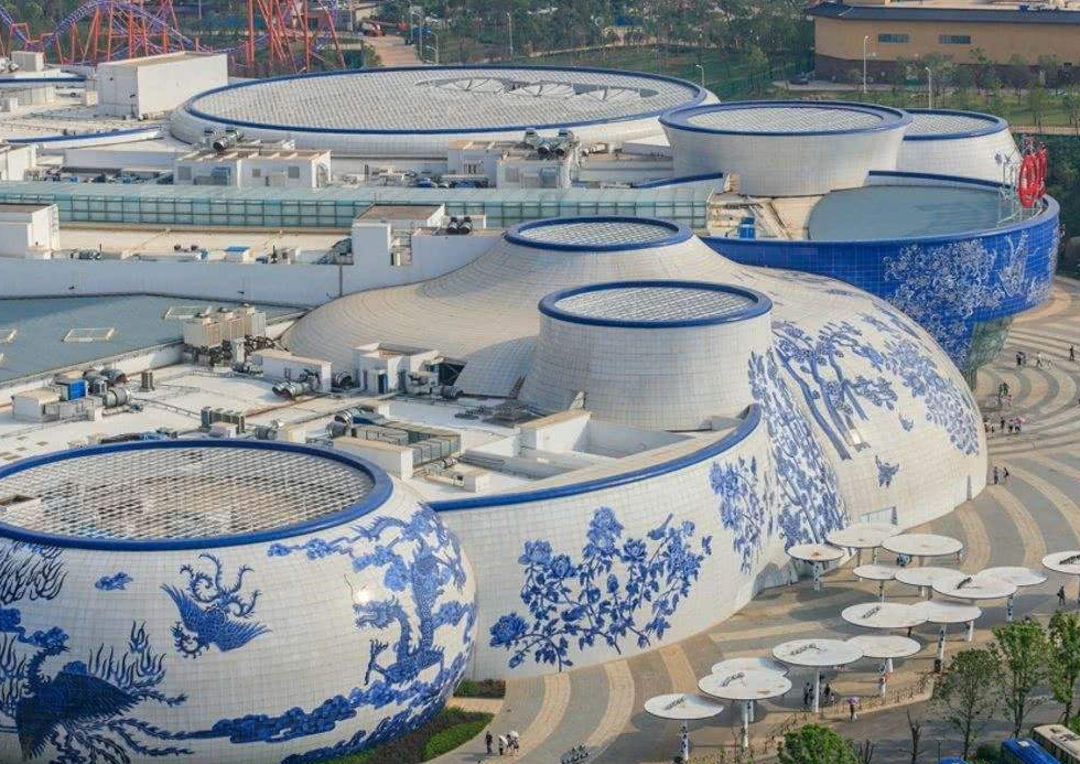 王健林砸400亿建造青花瓷万达 网友吐槽像堆破碗 现状意想不到 腾讯新闻