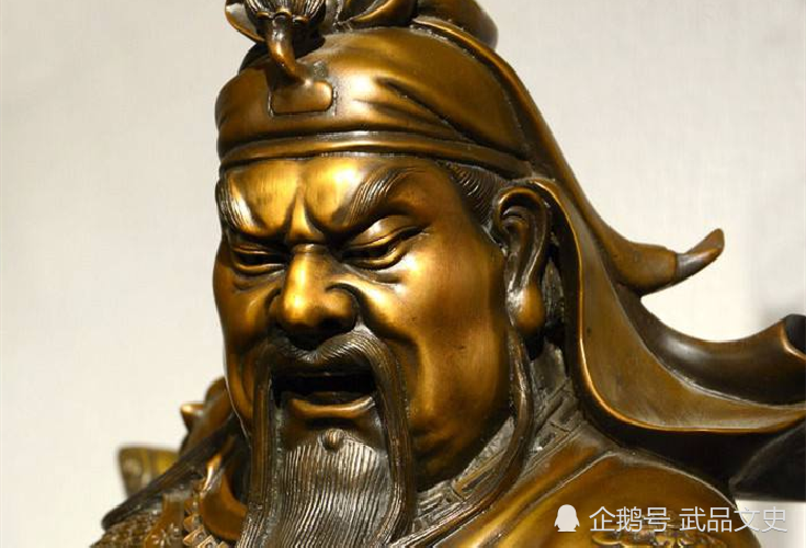 在这些产业中,关公雕像一直深受国人的喜爱.