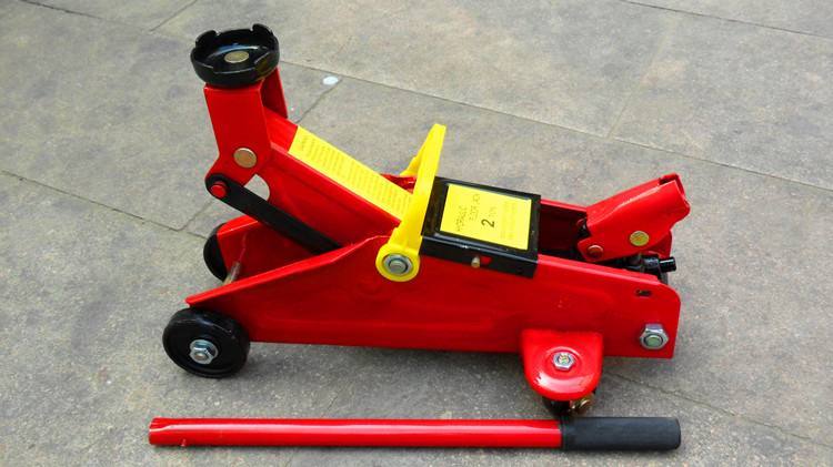 别管开啥车,后备箱要有这5个应急工具-爱卡汽车网论坛