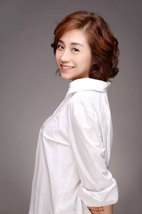 今晚ai虚拟主持人首次主持重庆卫视全民防控远离病毒特别节目