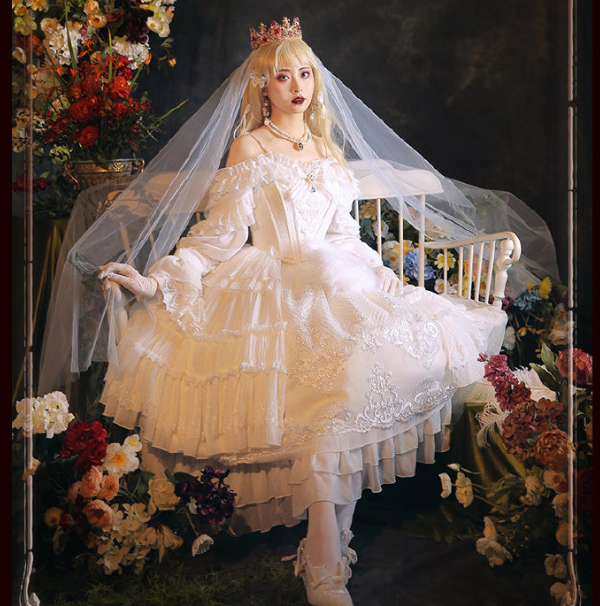 容易被人认成普通婚纱的洛丽塔现已决定再贩想原地结婚