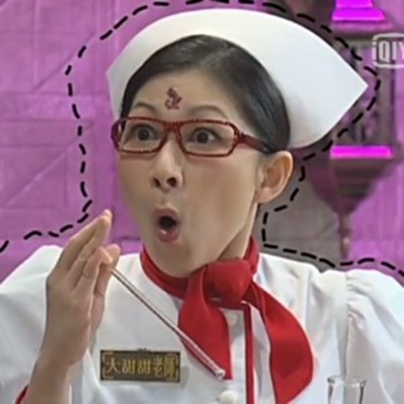 还记得《萌学园》中的大甜甜老师吗?摘下眼镜的那一刻,美到高攀不起