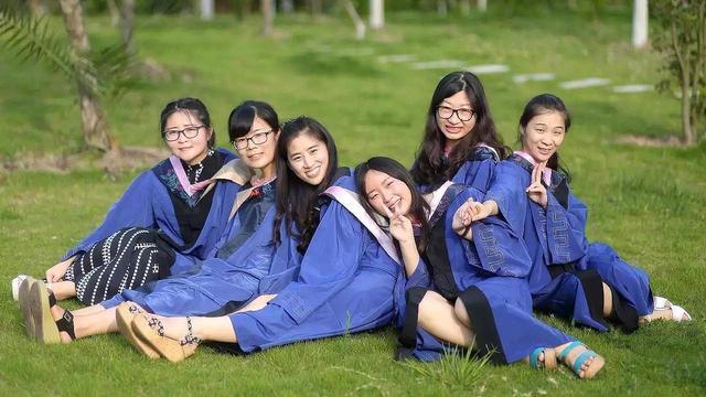 很棘手大学应届毕业生越来越多两年后就可能突破900万