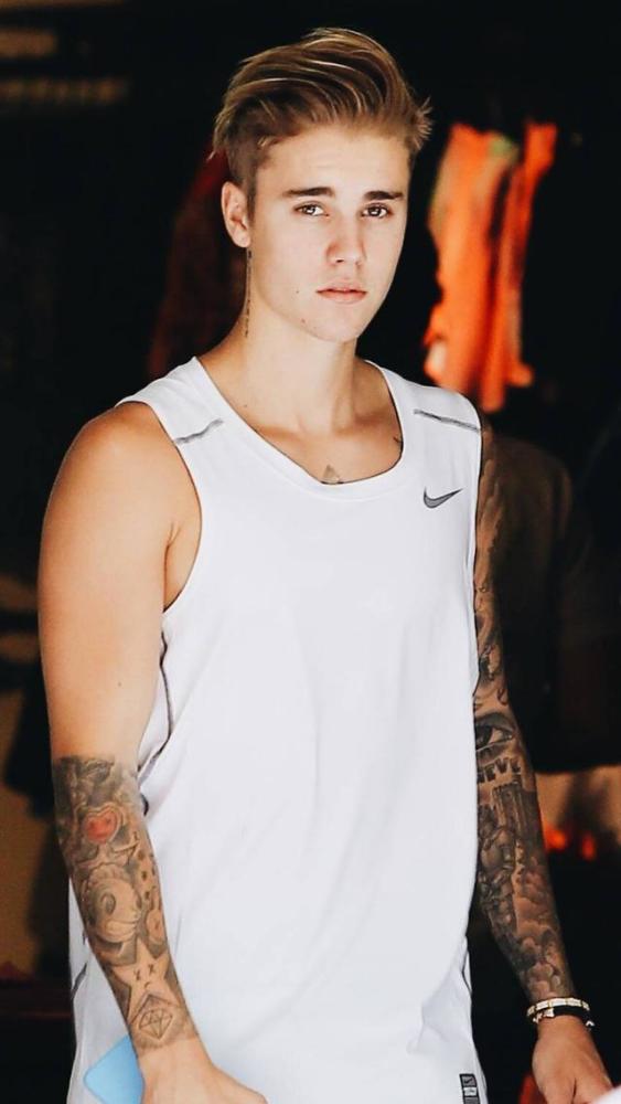 比伯为武汉捐20万!成欧美明星捐款第一人,曾口碑滑坡被称坏小子